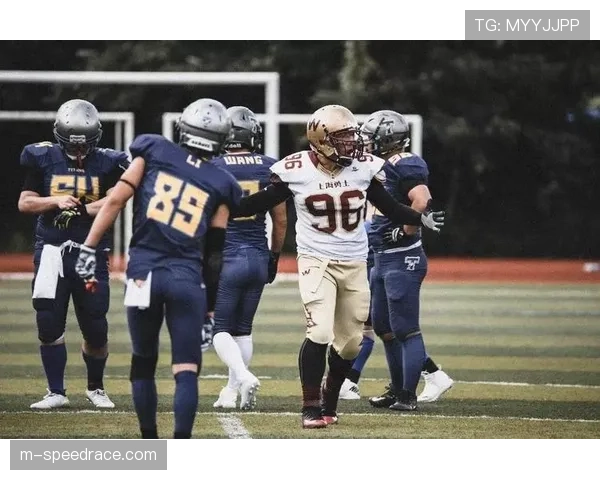 赛后统计：日本联赛钢人队明星接球前锋单场完成27次擒抱，创赛季新高